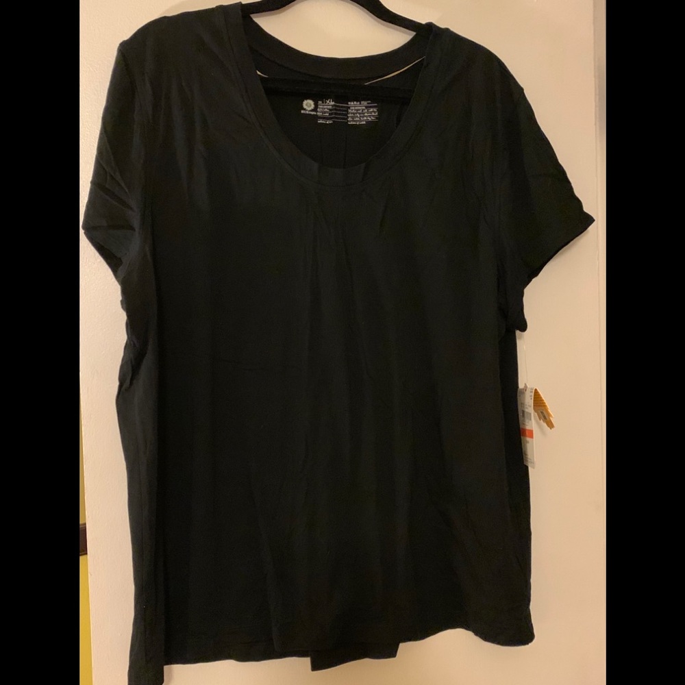 Huetopia leisurewear top. Black size XL.
